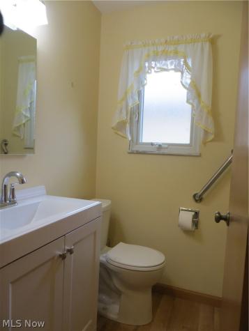 6204 Meadview Drive Seven Hills OH 44131