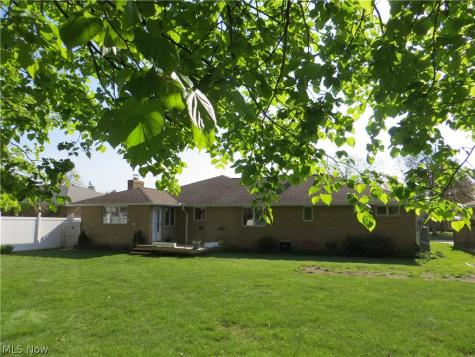 6204 Meadview Drive Seven Hills OH 44131