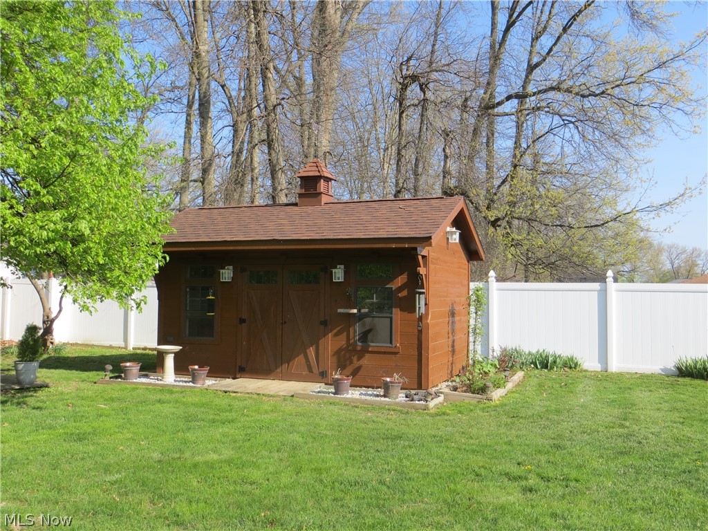 6204 Meadview Drive Seven Hills OH 44131