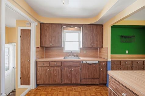4250 Eastway Road South Euclid OH 44121