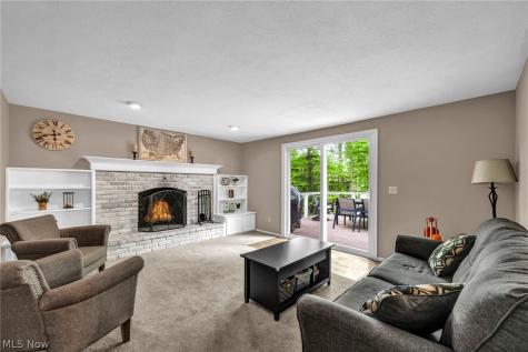 16561 N White Oaks Drive Strongsville OH 44136