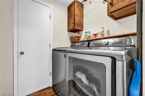 16561 N White Oaks Drive Strongsville OH 44136