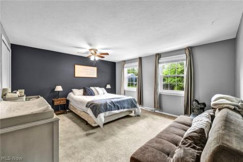 16561 N White Oaks Drive Strongsville OH 44136