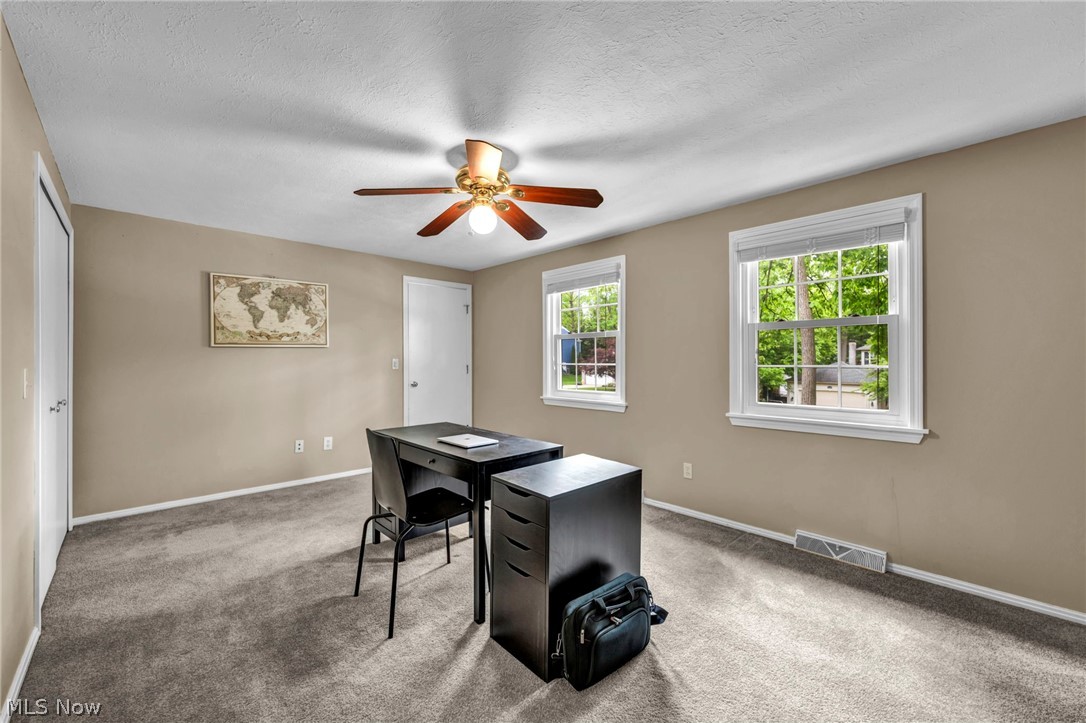 16561 N White Oaks Drive Strongsville OH 44136
