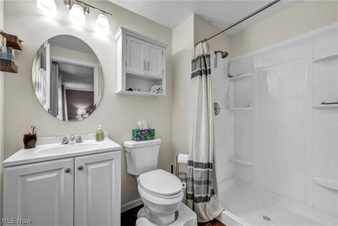 16561 N White Oaks Drive Strongsville OH 44136