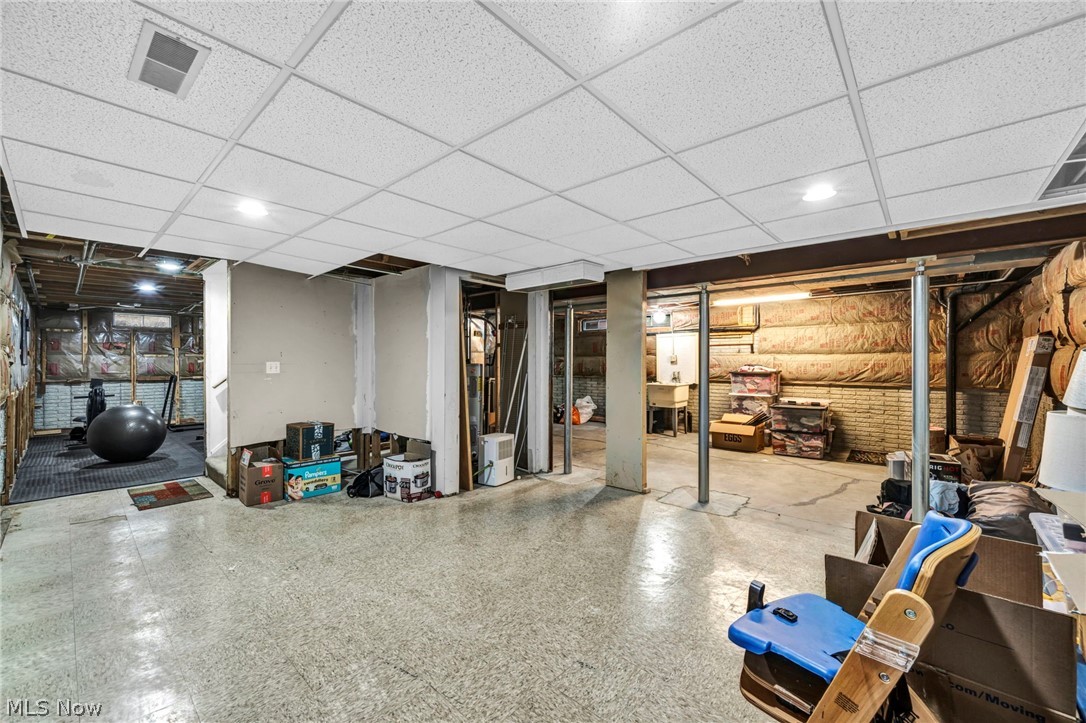 16561 N White Oaks Drive Strongsville OH 44136