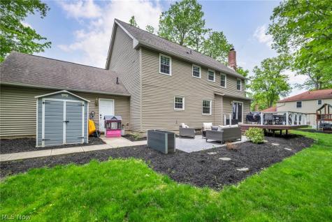 16561 N White Oaks Drive Strongsville OH 44136