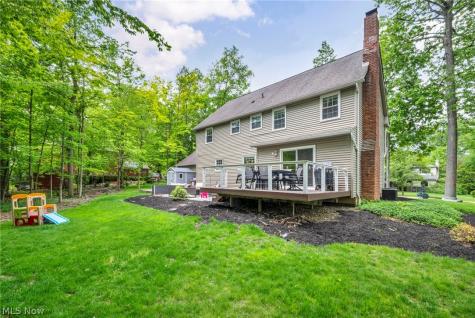 16561 N White Oaks Drive Strongsville OH 44136