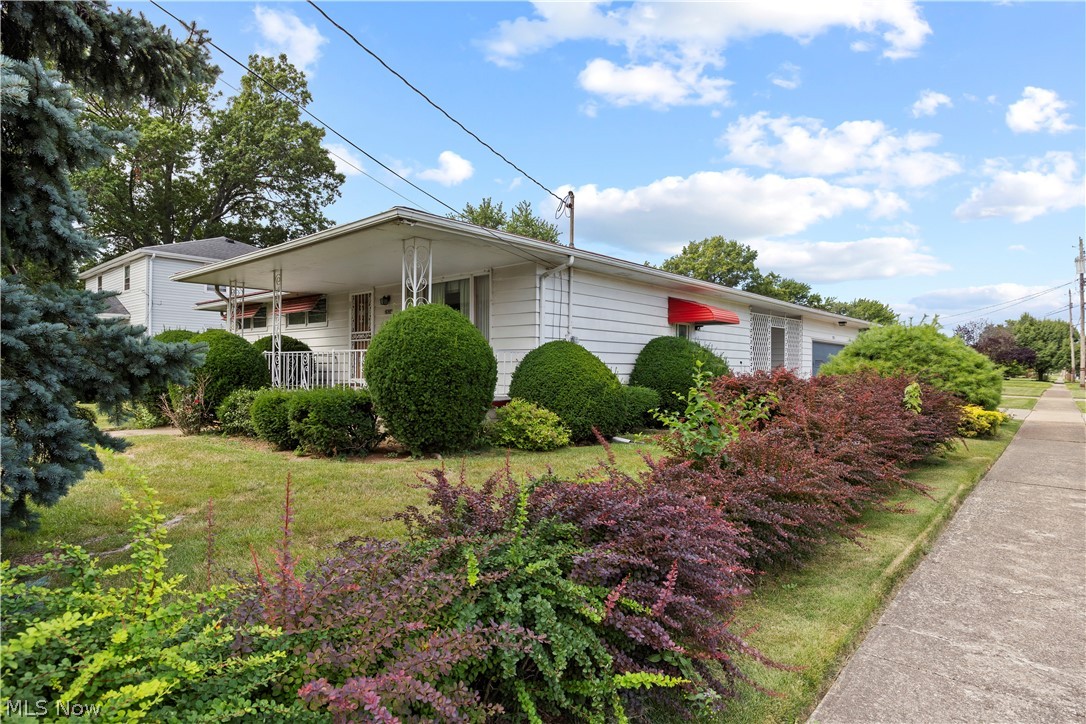 2824 Oberlin Avenue Lorain OH 44052