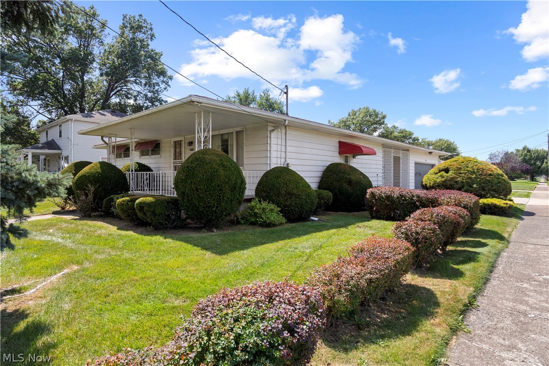 2824 Oberlin Avenue Lorain OH 44052