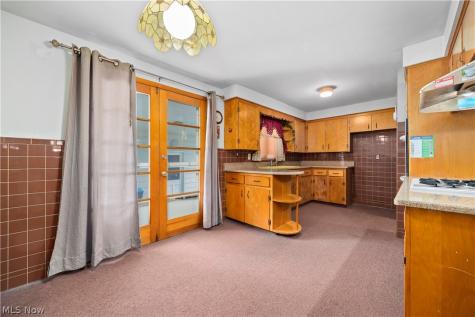 2824 Oberlin Avenue Lorain OH 44052