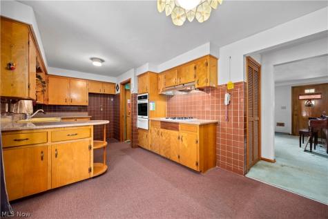 2824 Oberlin Avenue Lorain OH 44052