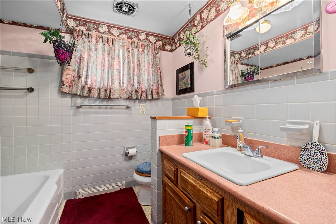 2824 Oberlin Avenue Lorain OH 44052