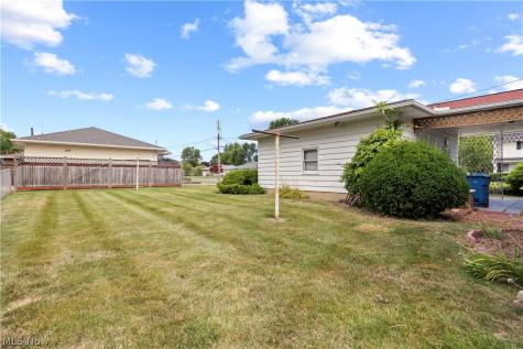 2824 Oberlin Avenue Lorain OH 44052