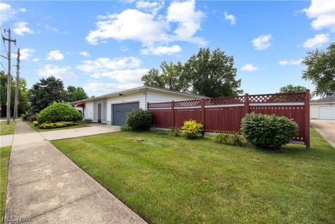 2824 Oberlin Avenue Lorain OH 44052