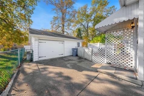 1315 W 44th Street Lorain OH 44053