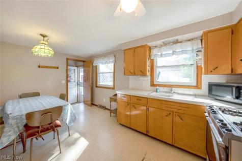 1315 W 44th Street Lorain OH 44053