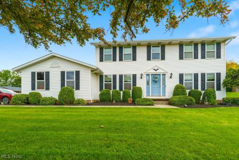 3763 Oakridge Drive NE Louisville OH 44641