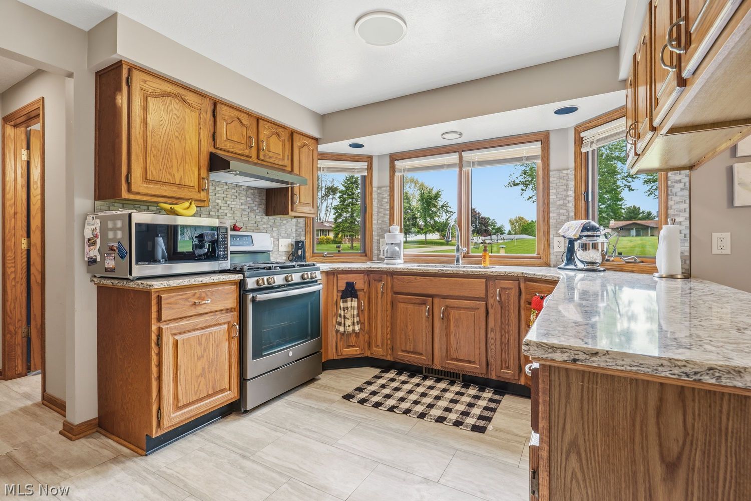 3763 Oakridge Drive NE Louisville OH 44641