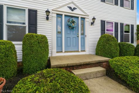 3763 Oakridge Drive NE Louisville OH 44641