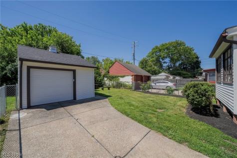 14531 Orchard Park Avenue Cleveland OH 44111