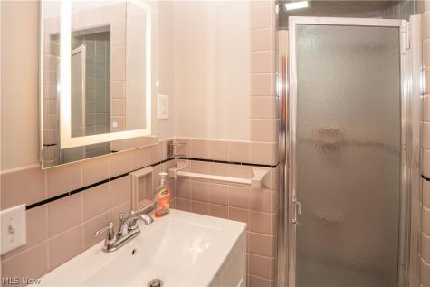 106 W Summit Street Alliance OH 44601