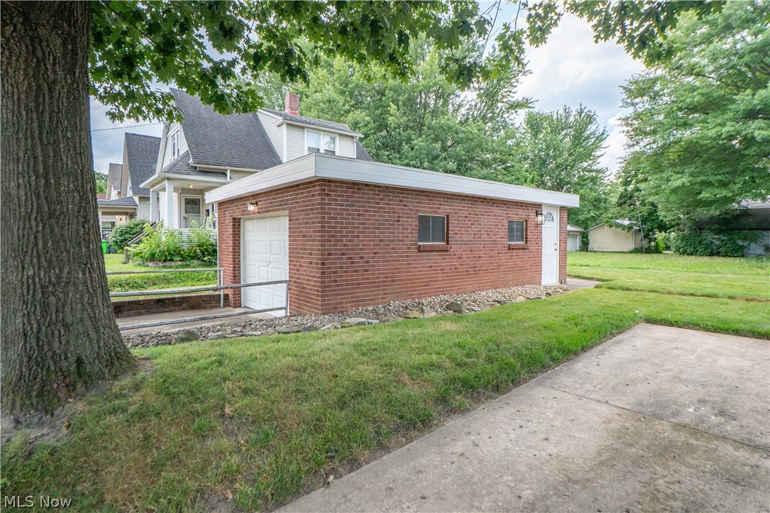 106 W Summit Street Alliance OH 44601