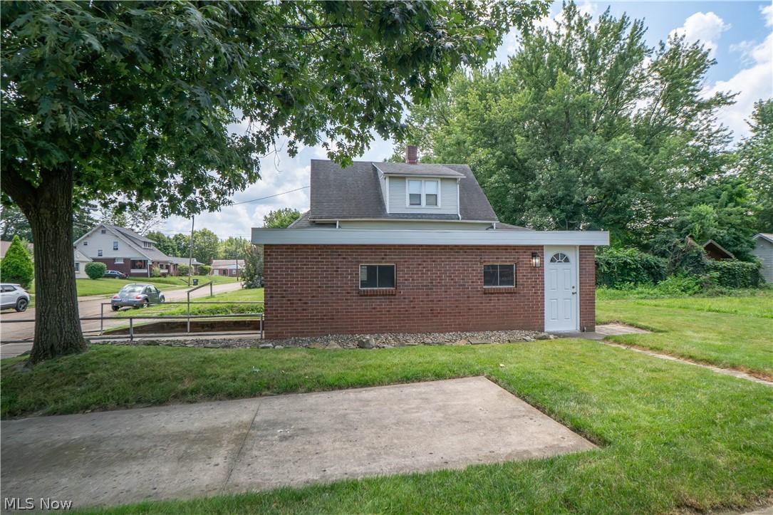 106 W Summit Street Alliance OH 44601