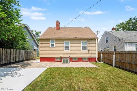 19910 Mountville Drive Maple Heights OH 44137