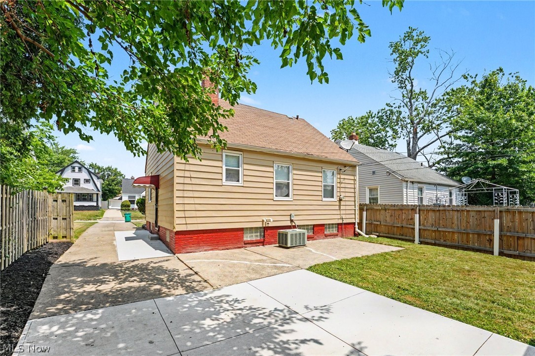 19910 Mountville Drive Maple Heights OH 44137