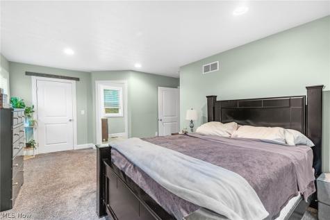 1102 Irish Road Kent OH 44240