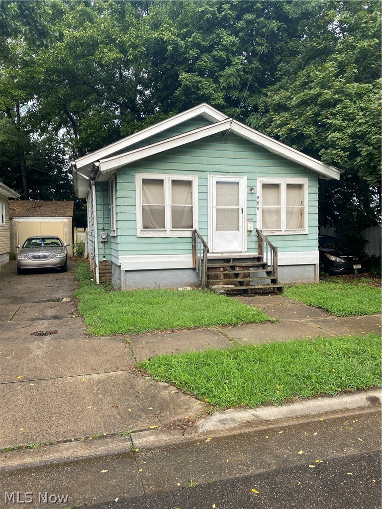 156 Roger Avenue Akron OH 44305