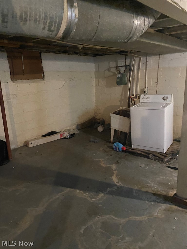 156 Roger Avenue Akron OH 44305