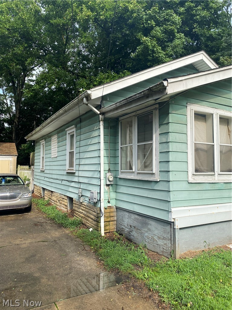 156 Roger Avenue Akron OH 44305