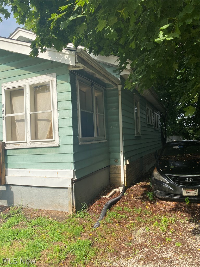 156 Roger Avenue Akron OH 44305
