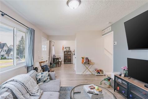 7611 Newport Avenue Parma OH 44129