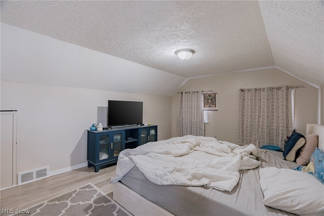 7611 Newport Avenue Parma OH 44129
