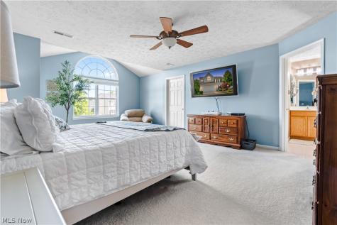 1107 Country Way Brunswick OH 44212