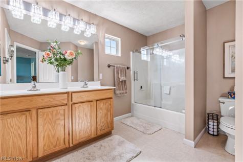 1107 Country Way Brunswick OH 44212