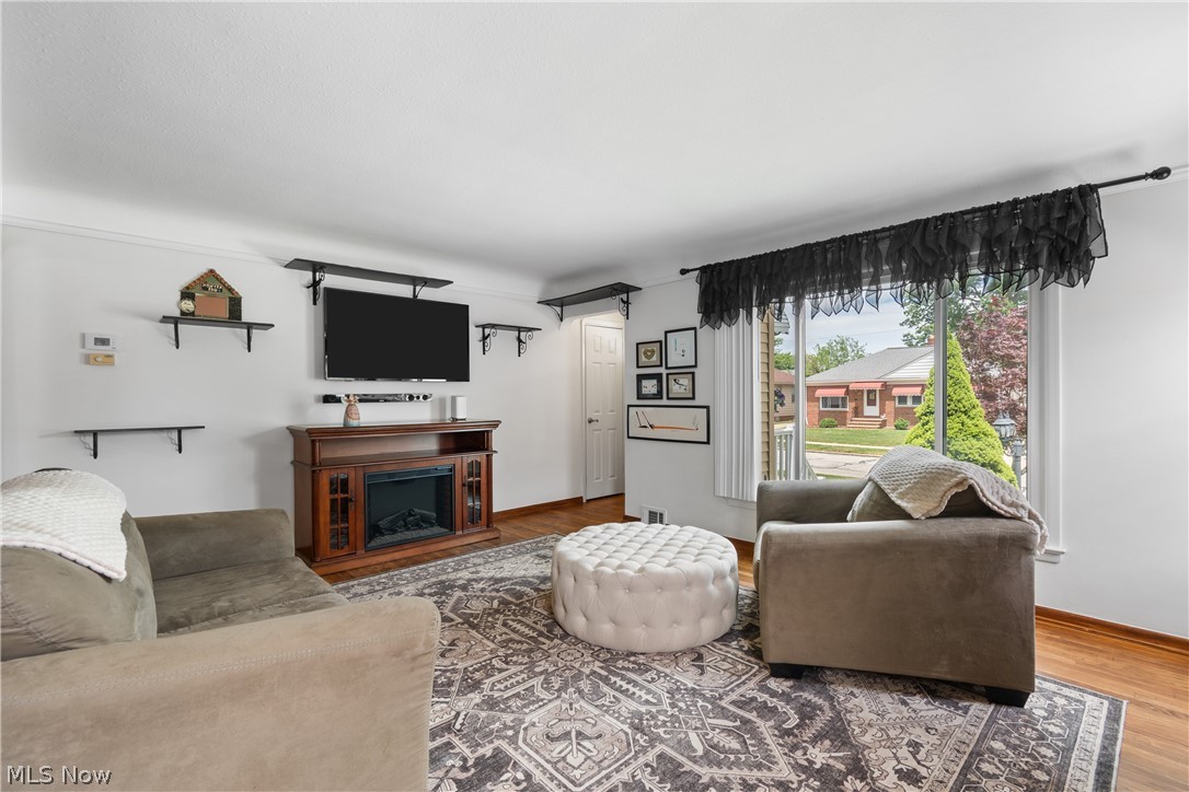 8123 Lanyard Drive Parma OH 44129