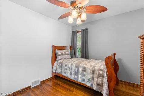 8123 Lanyard Drive Parma OH 44129