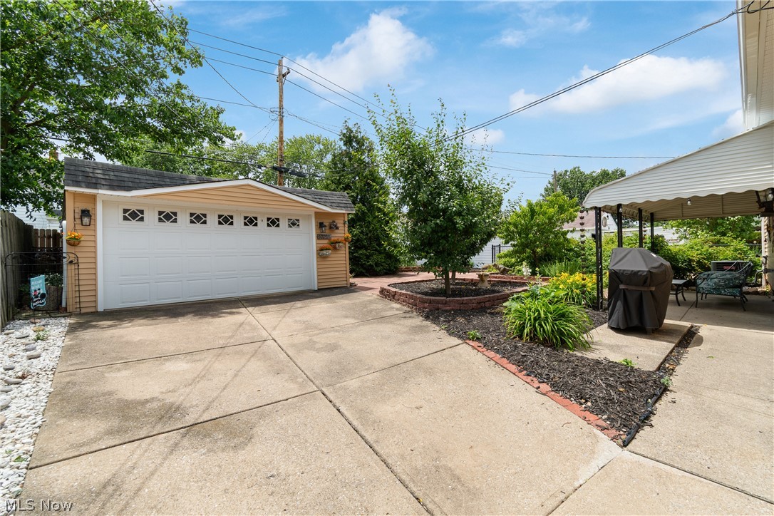 8123 Lanyard Drive Parma OH 44129