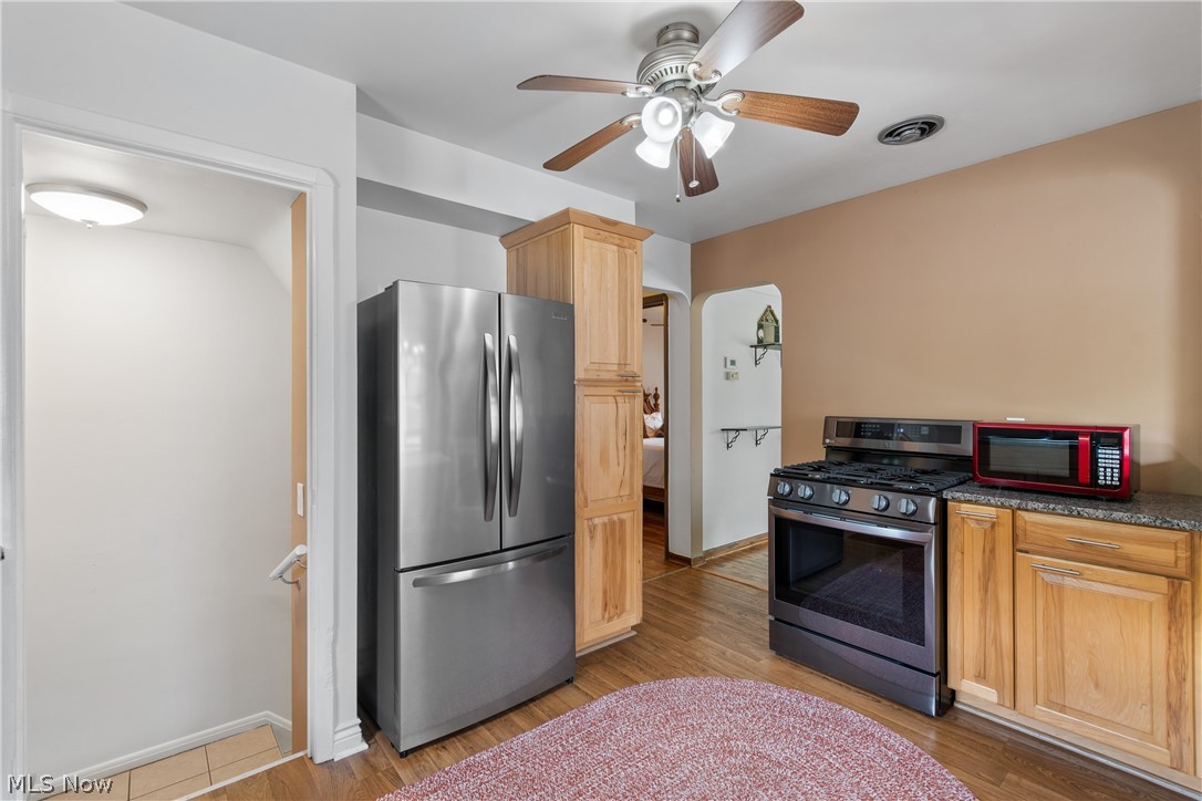 8123 Lanyard Drive Parma OH 44129
