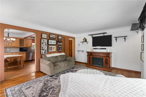 8123 Lanyard Drive Parma OH 44129