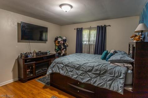 503 E Montrose Street Youngstown OH 44505