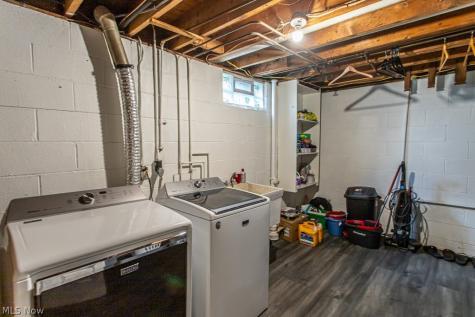 503 E Montrose Street Youngstown OH 44505
