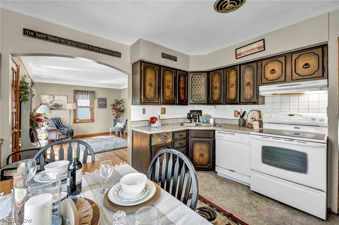 934 E 220th Street Euclid OH 44119