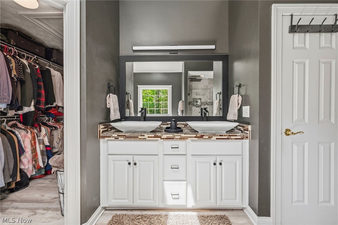 3119 Laura Lane Westlake OH 44145
