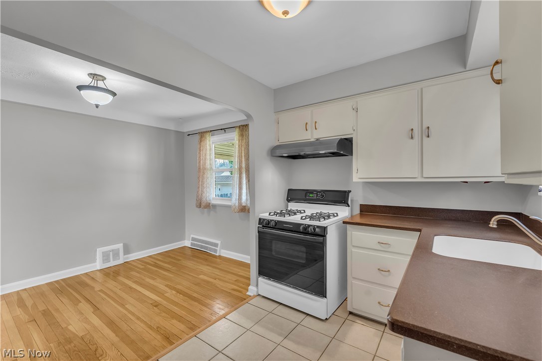 14721 Harley Avenue Cleveland OH 44111