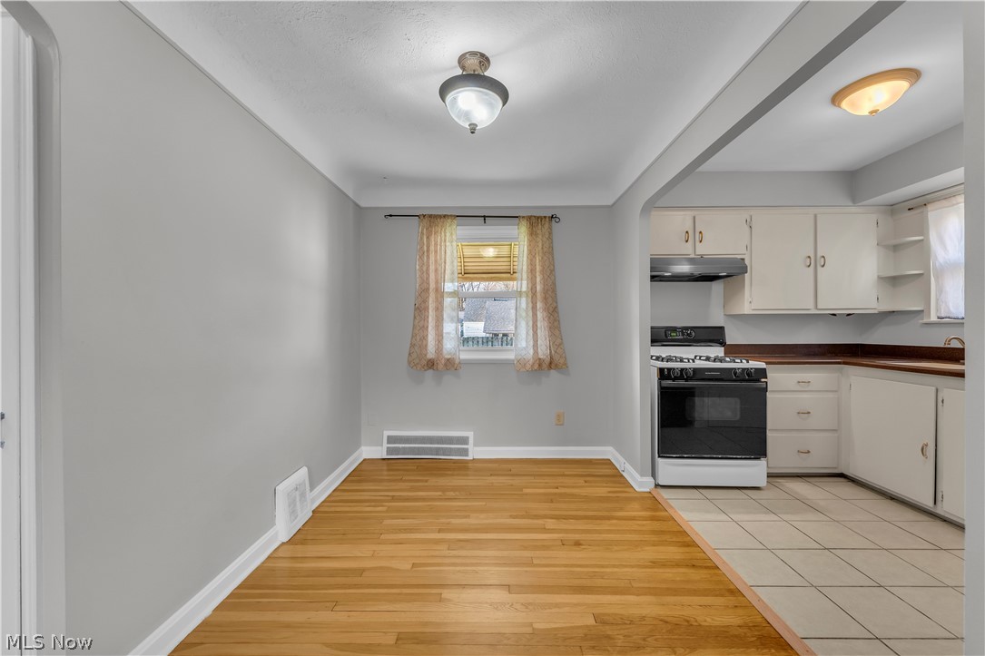 14721 Harley Avenue Cleveland OH 44111
